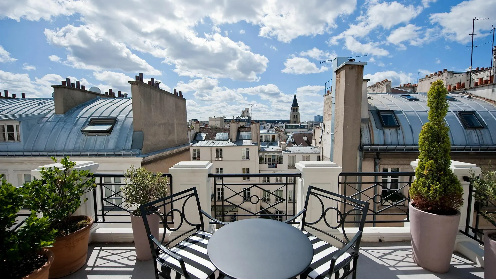 L'hotel Hotel 5*
